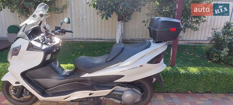 Макси-скутер Suzuki Skywave 400 2007 в Обухове