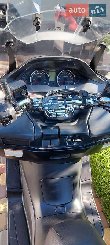 Макси-скутер Suzuki Skywave 400 2007 в Обухове