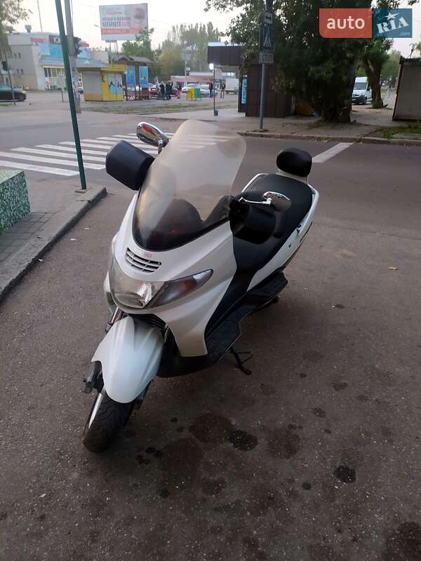 Макси-скутер Suzuki Skywave 400 2002 в Николаеве фото Макси-скутер Suzuki Skywave 400 2002 в Николаеве