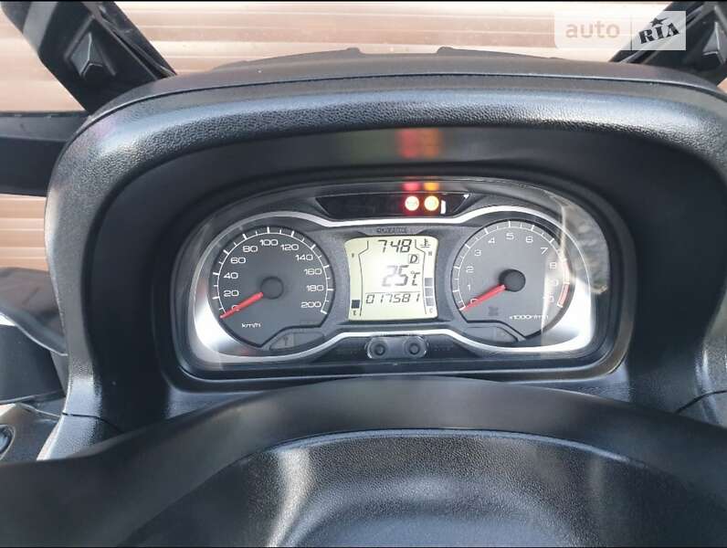 Максі-скутер Suzuki SkyWave 650 2015 в Одесі
