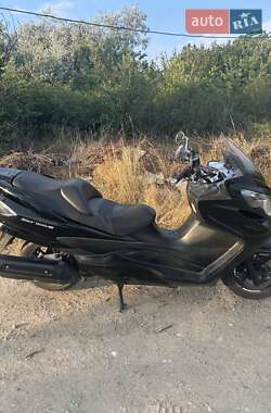 Макси-скутер Suzuki Skywave Type S400 2006 в 