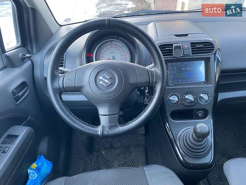 Хэтчбек Suzuki Splash 2009 в Львове