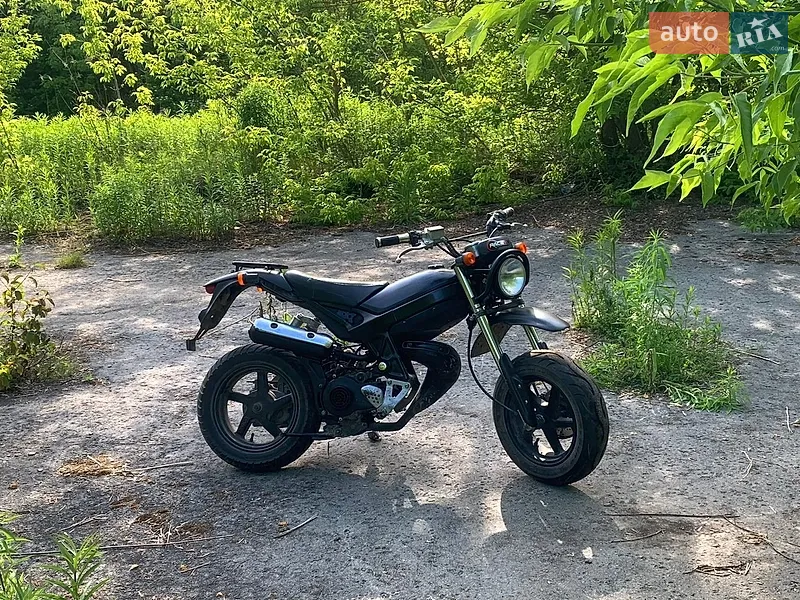 Suzuki Street Magic 50 2011