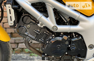 Мотоцикл Без обтекателей (Naked bike) Suzuki SV 650 2000 в 