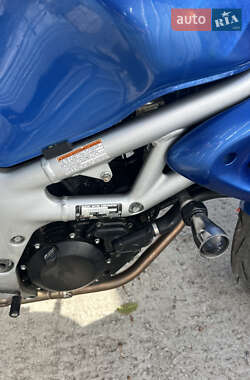 Мотоцикл Спорт-туризм Suzuki SV 650S 2000 в 