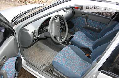 Хэтчбек Suzuki Swift 2003 в 