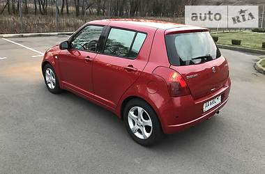 Хэтчбек Suzuki Swift 2006 в Киеве