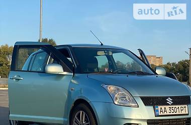 Хэтчбек Suzuki Swift 2008 в Киеве