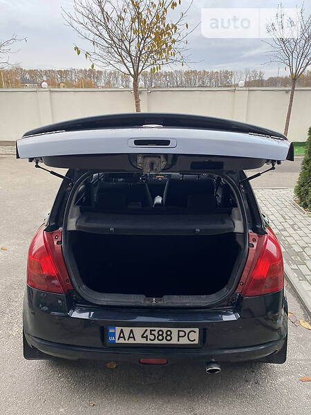Хэтчбек Suzuki Swift 2006 в Киеве