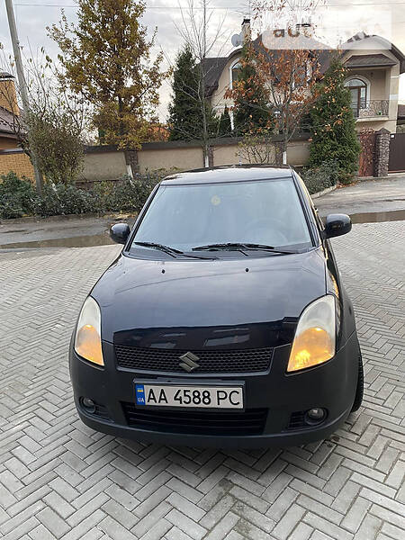 Хэтчбек Suzuki Swift 2006 в Киеве