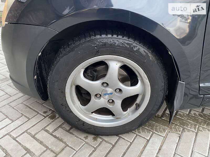 Хэтчбек Suzuki Swift 2006 в Киеве