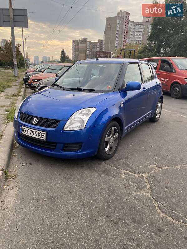 Хэтчбек Suzuki Swift 2008 в Вишневом