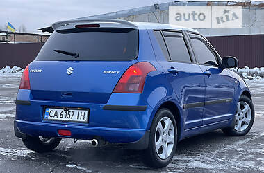 Хэтчбек Suzuki Swift 2005 в Киеве