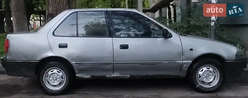 Седан Suzuki Swift 1995 в 