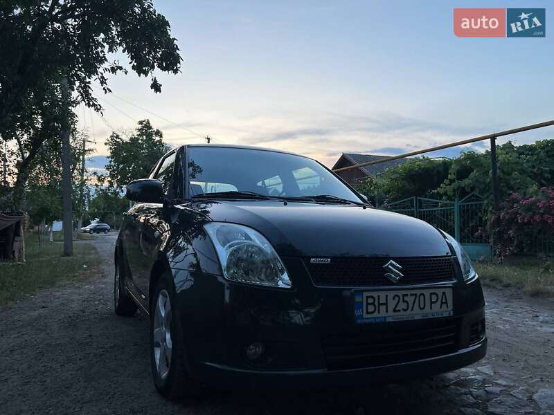 Хэтчбек Suzuki Swift 2007 в Подольске