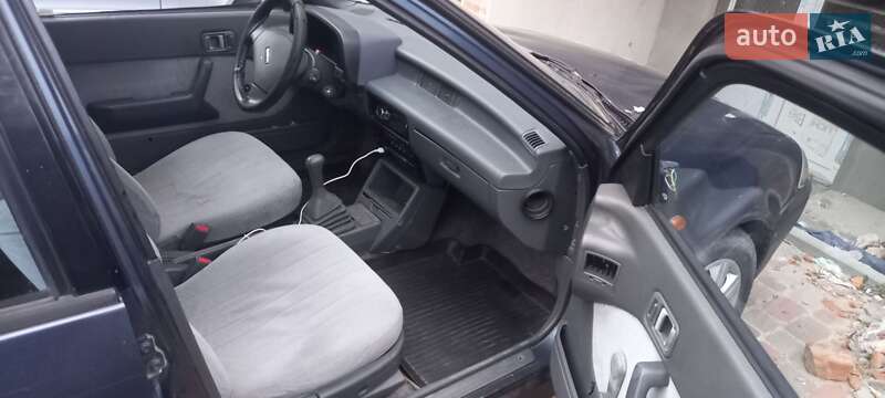 Седан Suzuki Swift 1989 в Львове