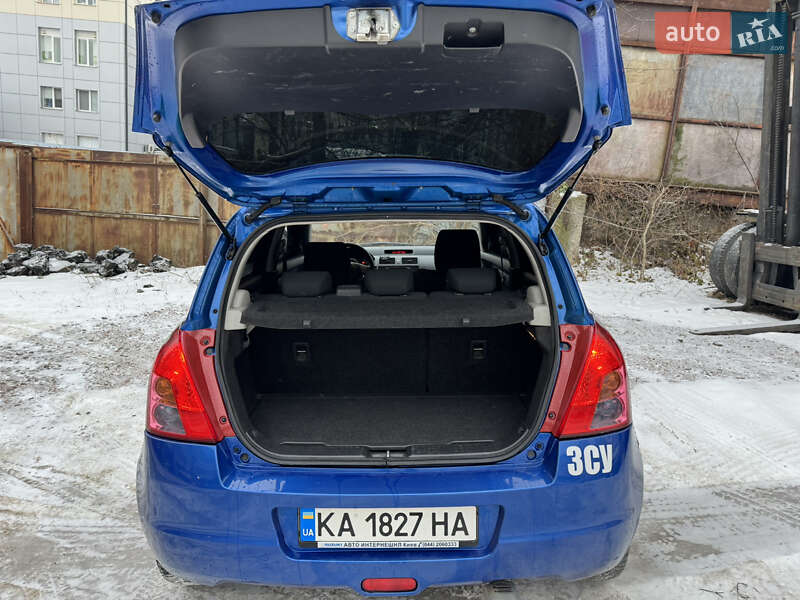 Хетчбек Suzuki Swift 2008 в Києві