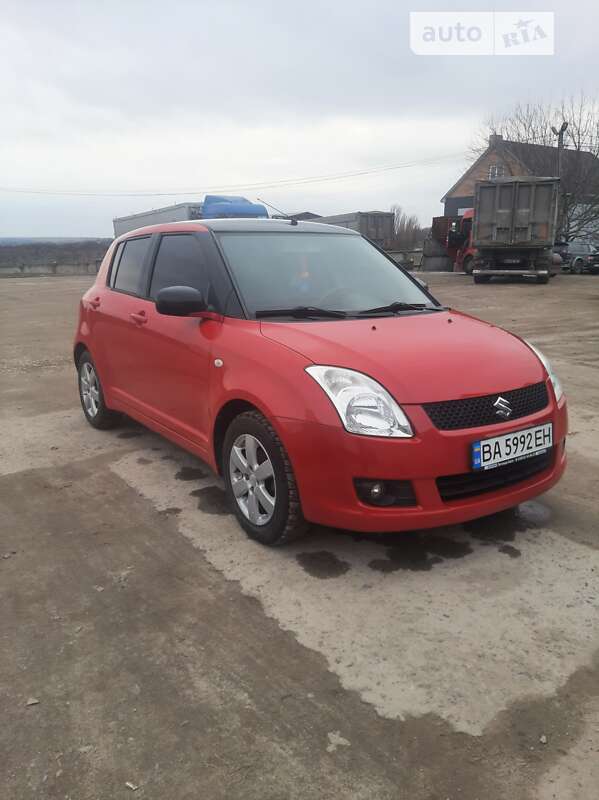 Хетчбек Suzuki Swift 2010 в Кропивницькому