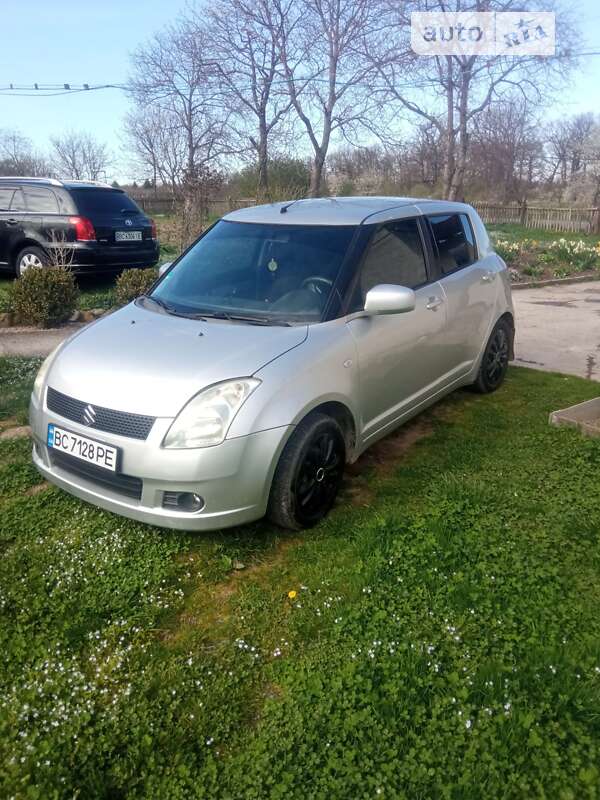 Хэтчбек Suzuki Swift 2005 в Дрогобыче
