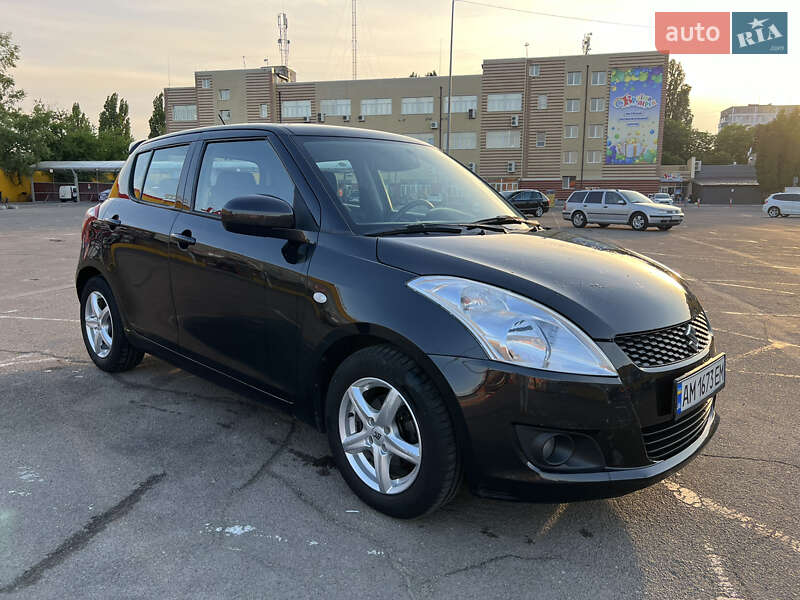 Хэтчбек Suzuki Swift 2013 в Житомире