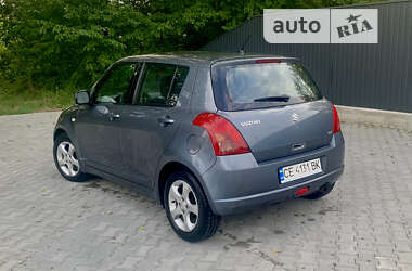 Хетчбек Suzuki Swift 2006 в Чернівцях