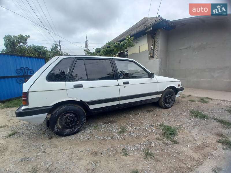 Хэтчбек Suzuki Swift 1988 в Кельменцах