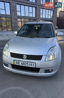 Хэтчбек Suzuki Swift 2006 в Днепре