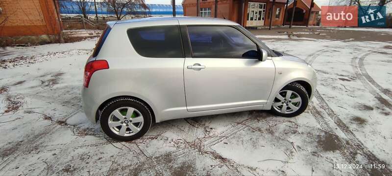 Хетчбек Suzuki Swift 2008 в Хоролі