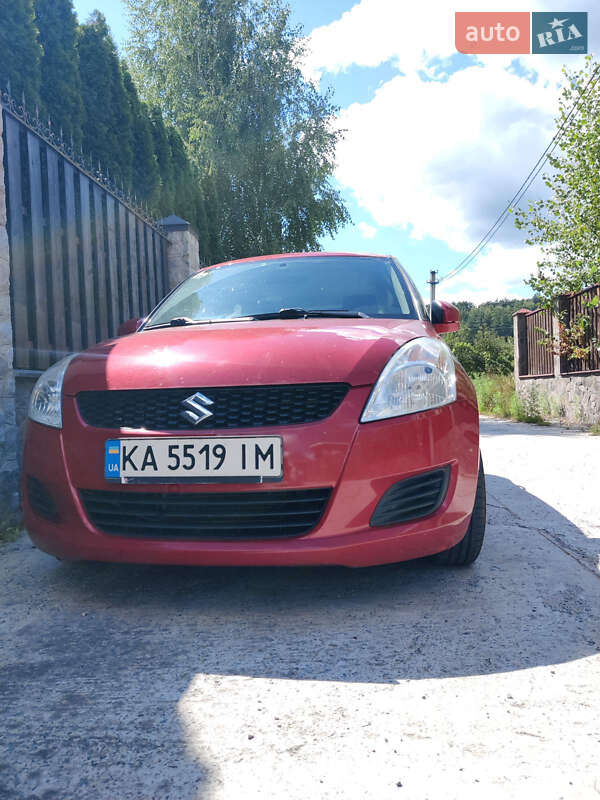 Хэтчбек Suzuki Swift 2013 в Киеве
