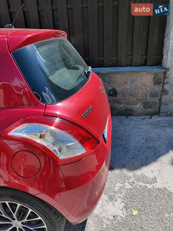 Хэтчбек Suzuki Swift 2013 в Киеве