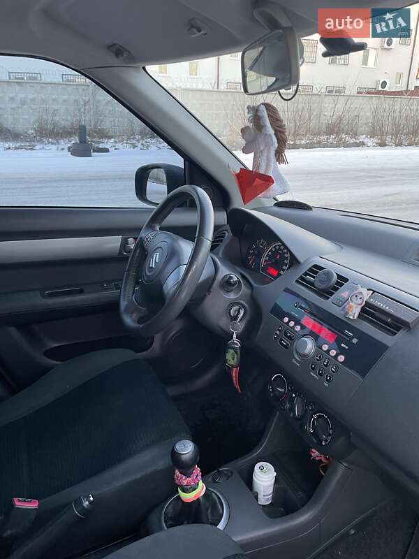 Хетчбек Suzuki Swift 2010 в Києві
