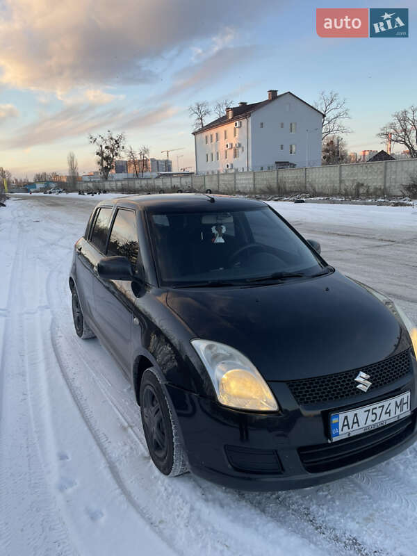 Хетчбек Suzuki Swift 2010 в Києві