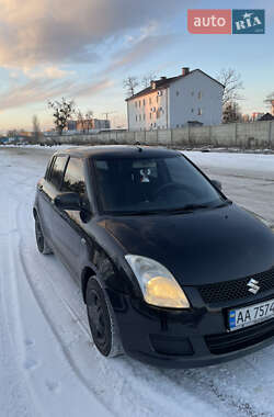 Хэтчбек Suzuki Swift 2010 в Киеве