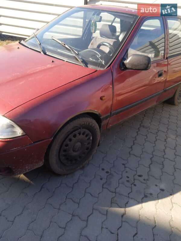 Седан Suzuki Swift 1994 в Пустомитах