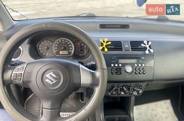 Хэтчбек Suzuki Swift 2006 в 