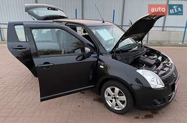 Хэтчбек Suzuki Swift 2010 в 