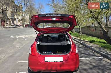 Хэтчбек Suzuki Swift 2012 в 