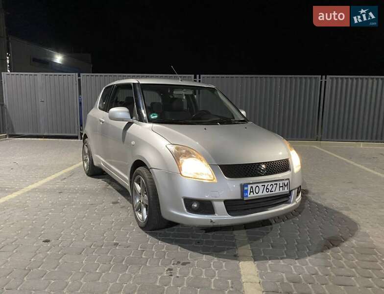 Хетчбек Suzuki Swift 2009 в Ужгороді