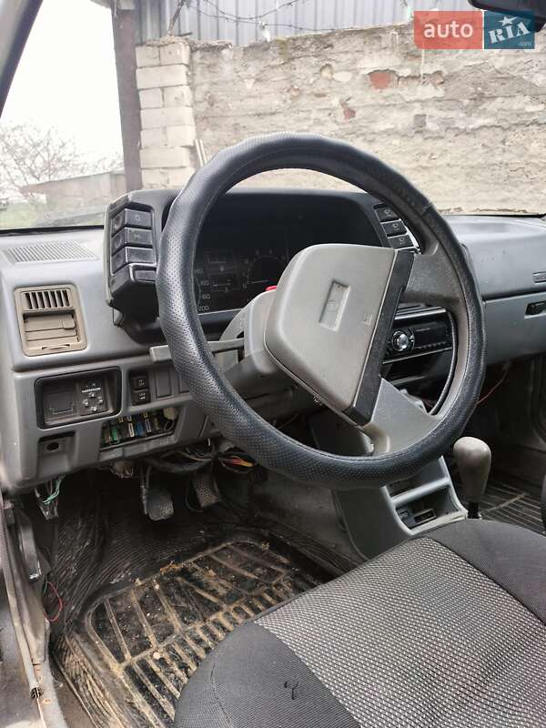 Хэтчбек Suzuki Swift 1988 в Великодолинском фото 6 Хэтчбек Suzuki Swift 1988 в Великодолинском