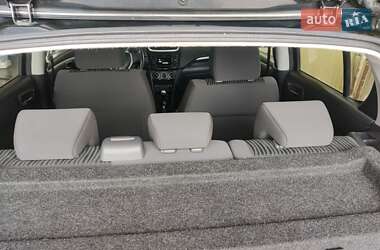 Хетчбек Suzuki Swift 2012 в 