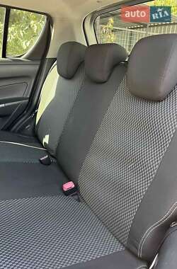 Хэтчбек Suzuki Swift 2011 в 