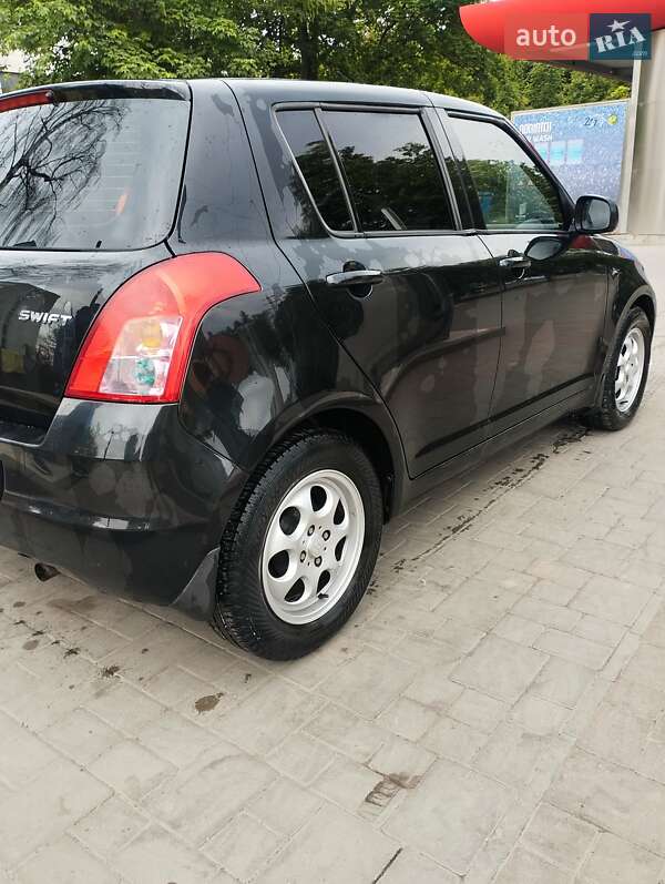 Хэтчбек Suzuki Swift 2010 в Ужгороде