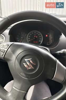 Хэтчбек Suzuki Swift 2010 в 