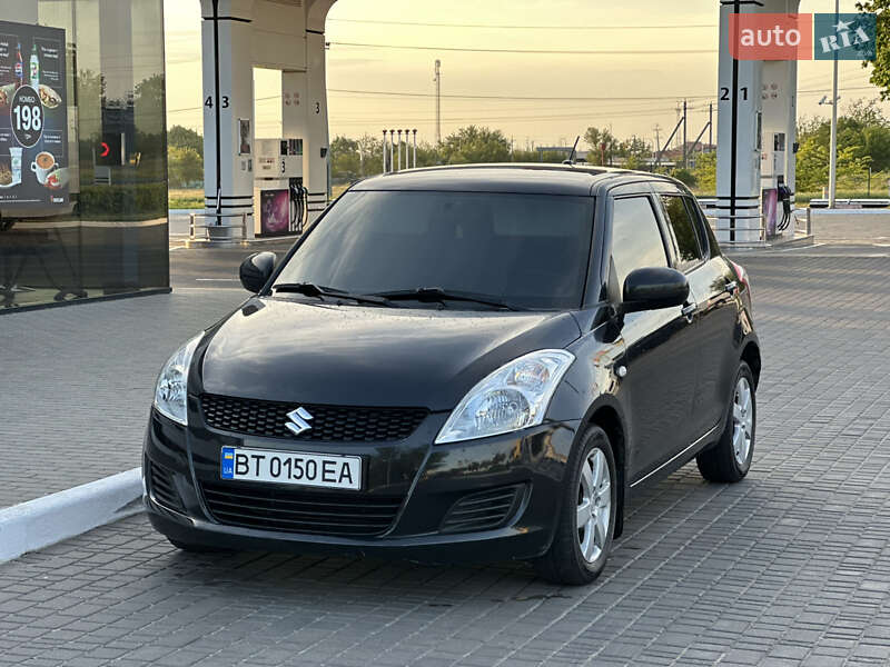 Хетчбек Suzuki Swift 2012 в 