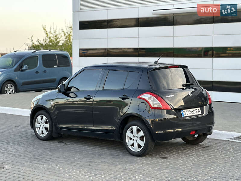Хэтчбек Suzuki Swift 2012 в Великом Дальнике