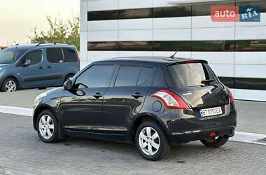 Хетчбек Suzuki Swift 2012 в 