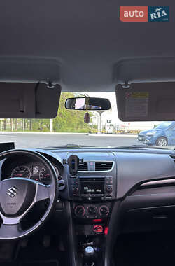 Хетчбек Suzuki Swift 2012 в 