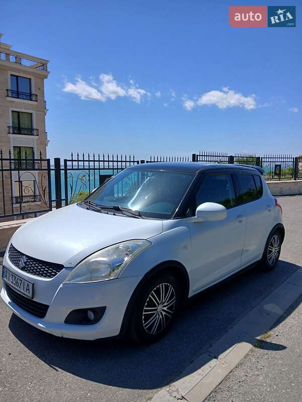 Хэтчбек Suzuki Swift 2011 в Буче