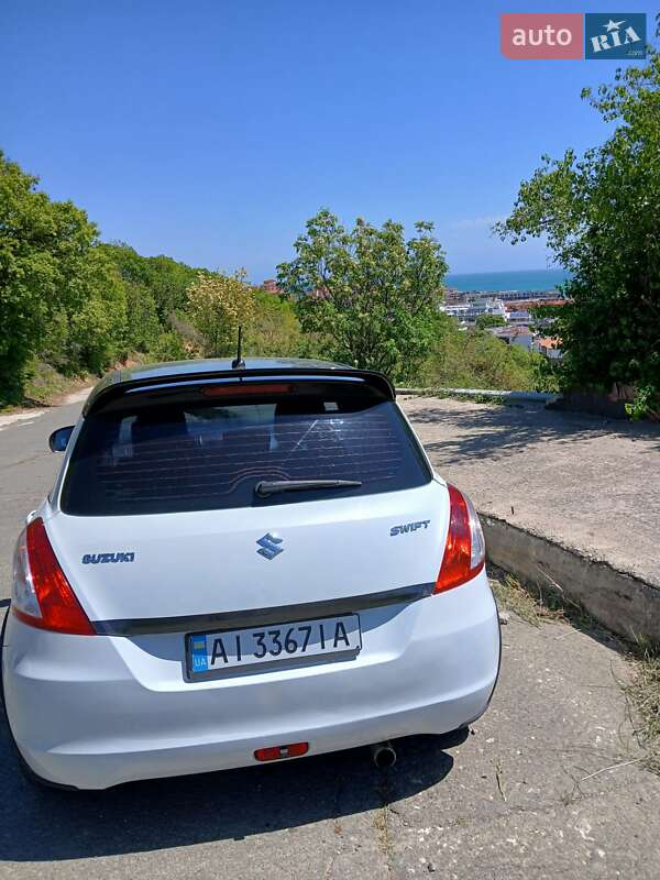 Хэтчбек Suzuki Swift 2011 в Буче
