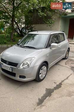Хэтчбек Suzuki Swift 2005 в 
